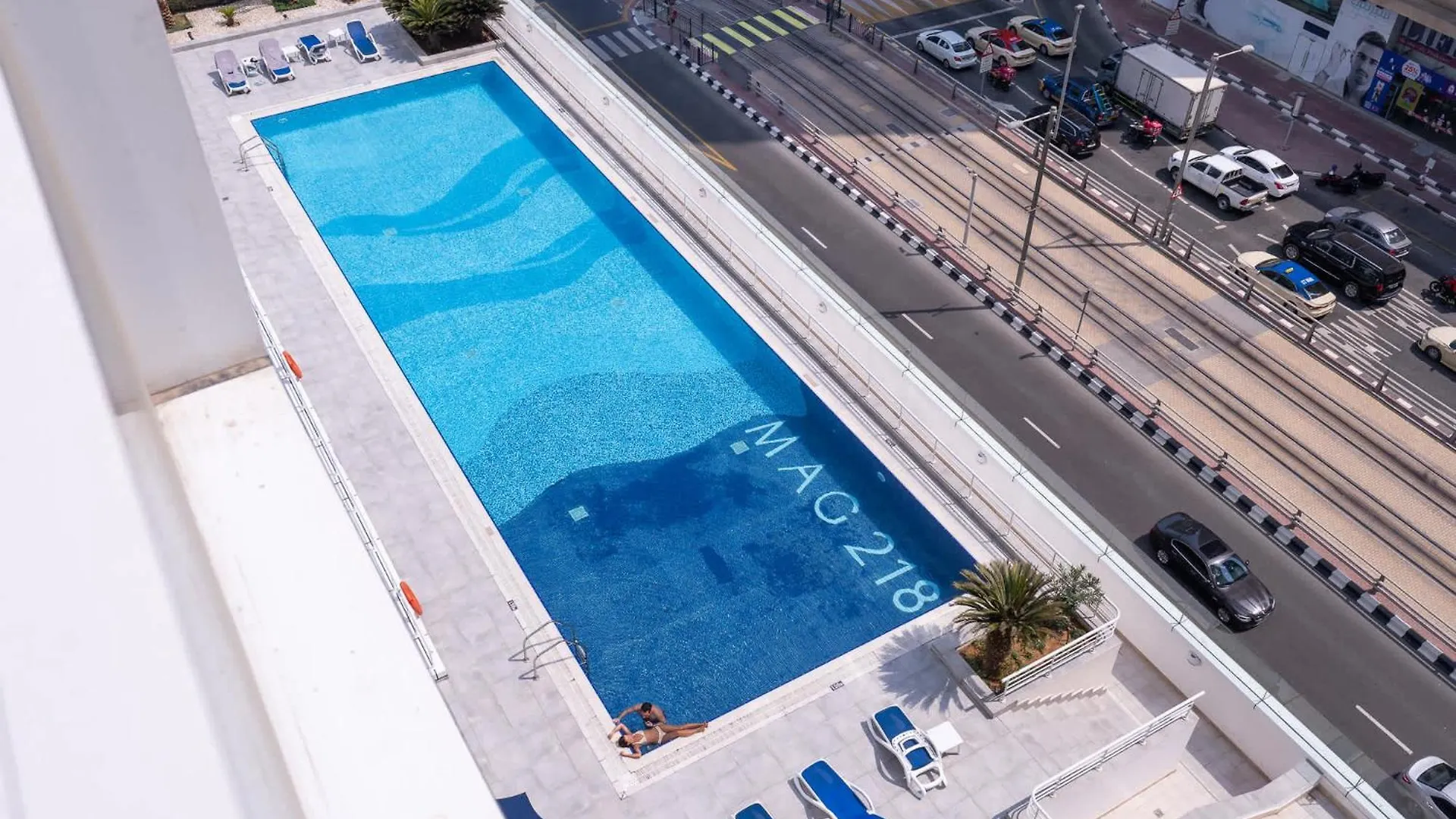 Elegant 2-Bedroom Flat With Pool View In Dubai Marina Ηνωμένα Αραβικά Εμιράτα